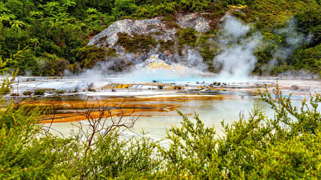Orakei Korako Geothermal Park (1/2)